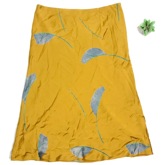 Anthropologie Dresses & Skirts - Anthropologie 100% Silk Pencil Below Knee Skirt
